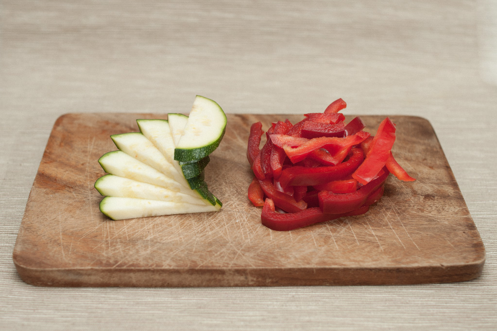 bocconcini di soia con verdure - tagliare le verdure