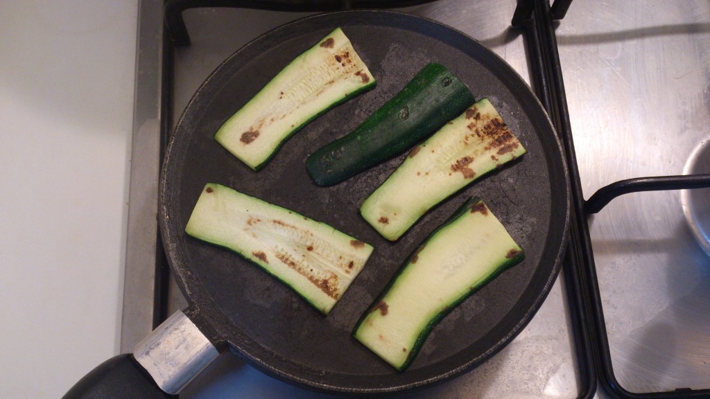 bruschette tricolore - griglio le zucchine