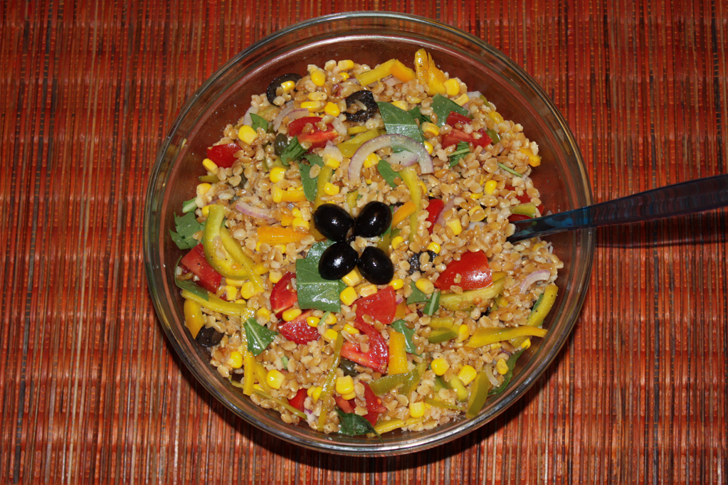 insalata di farro - mescolare tutto