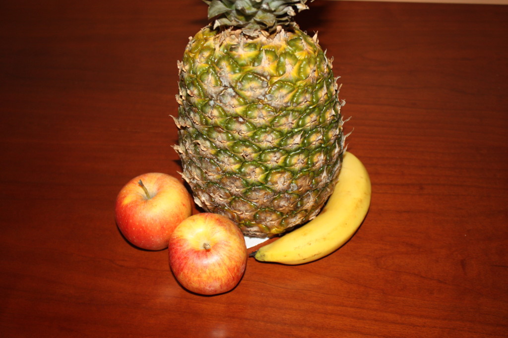 spiedini di frutta su letto di crema - frutta