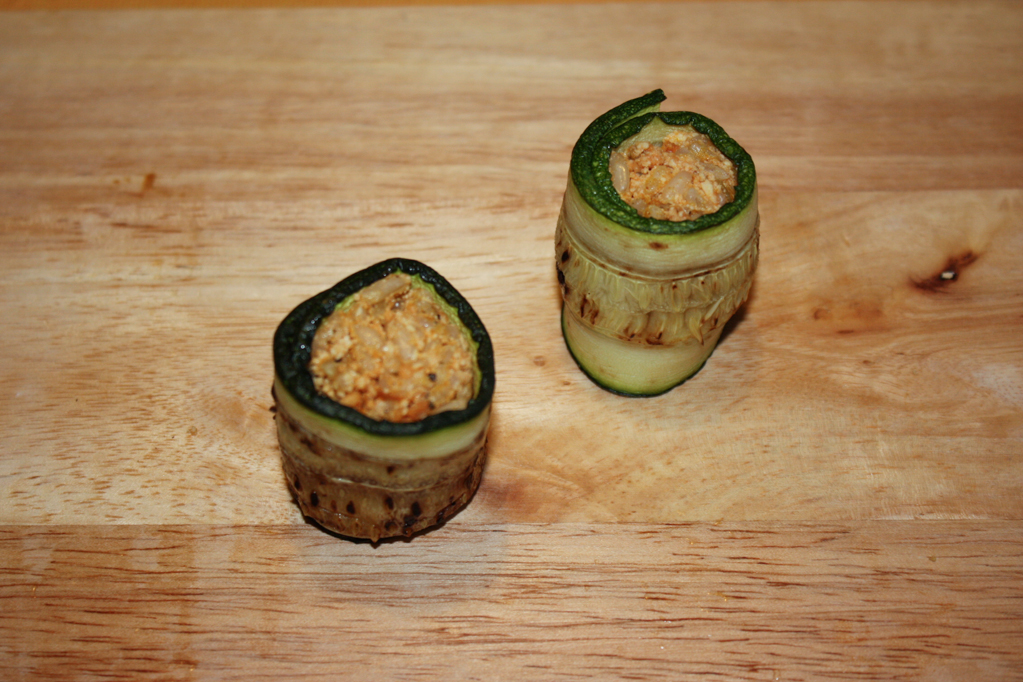 involtini di zucchine e riso - arrotolare la zucchina