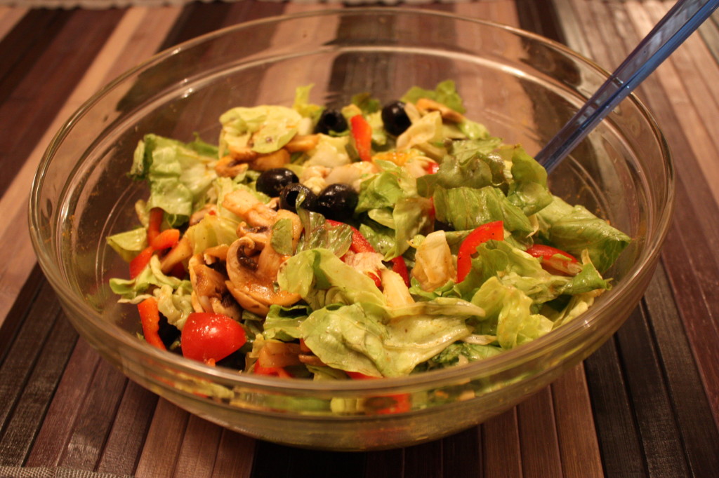 Insalata mista con avocado - piatto finito