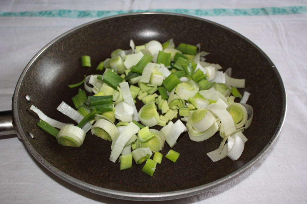 pipe con broccoli e porri - tagliare i porri