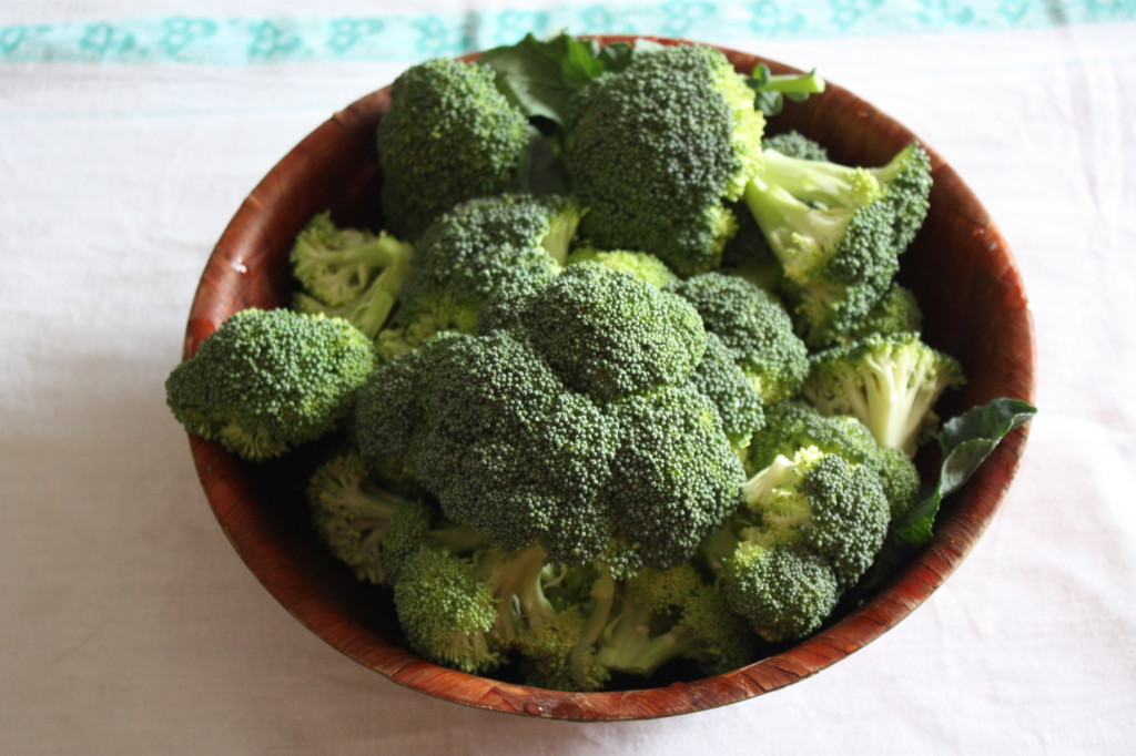 pipe con broccoli e porri - taglio i broccoli