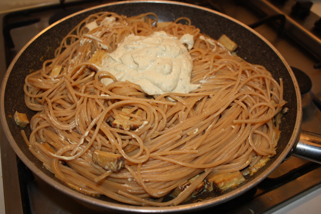 carbonara vegan - aggiungo il tofu frullato