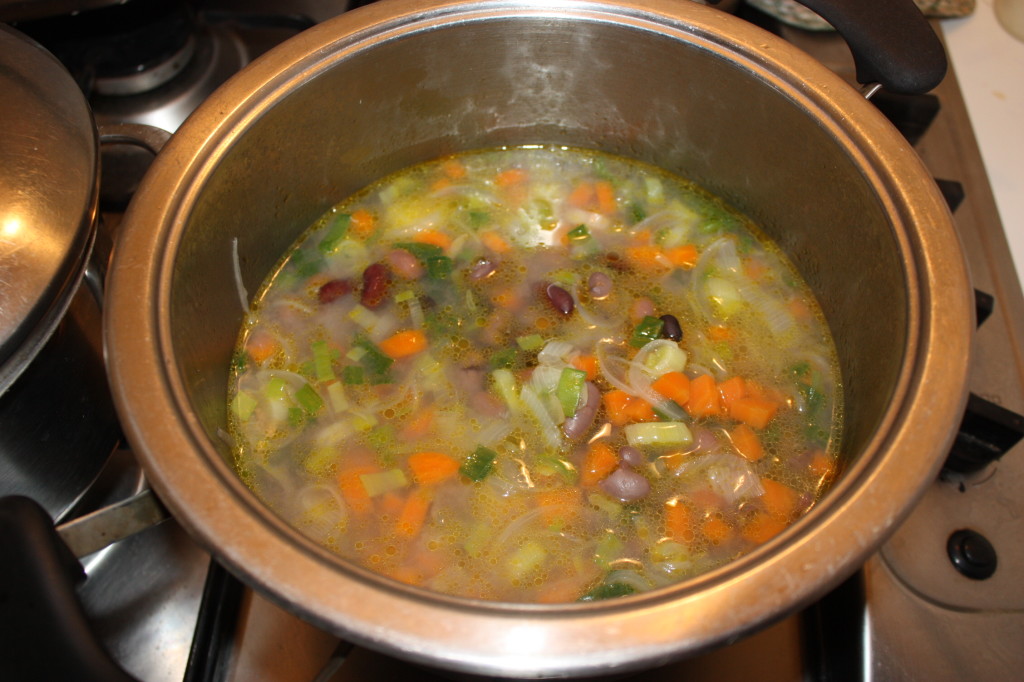 zuppa di farro - aggiungere i fagioli