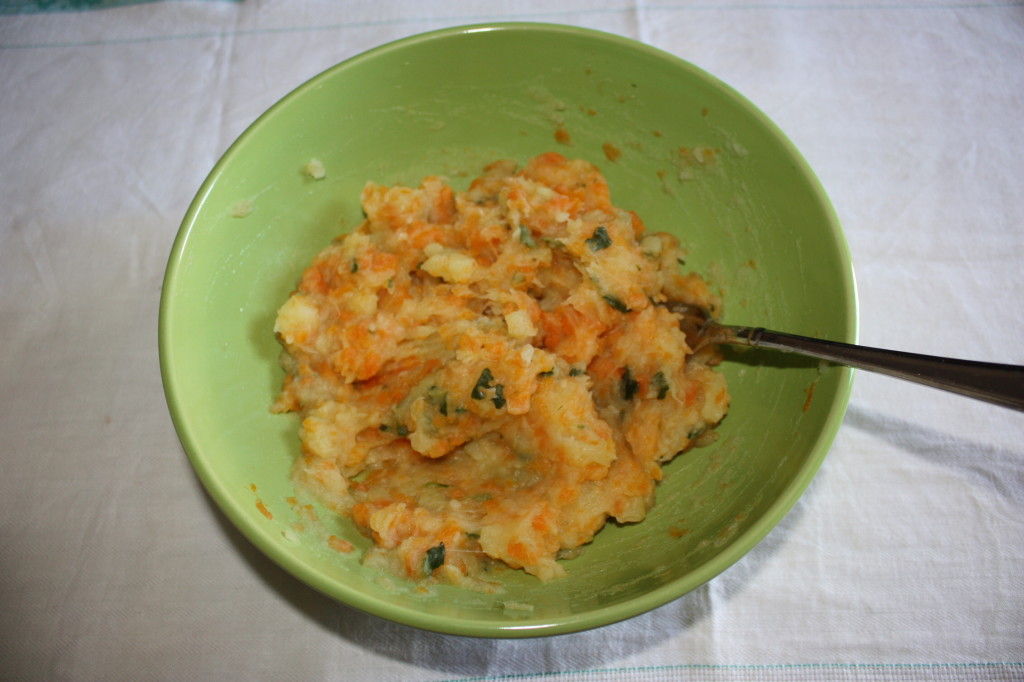 miniburger alle verdure - schiacciare le verdure