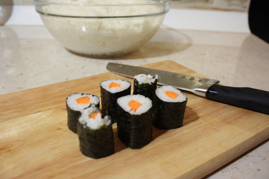 sushi - tagliare il rotolino