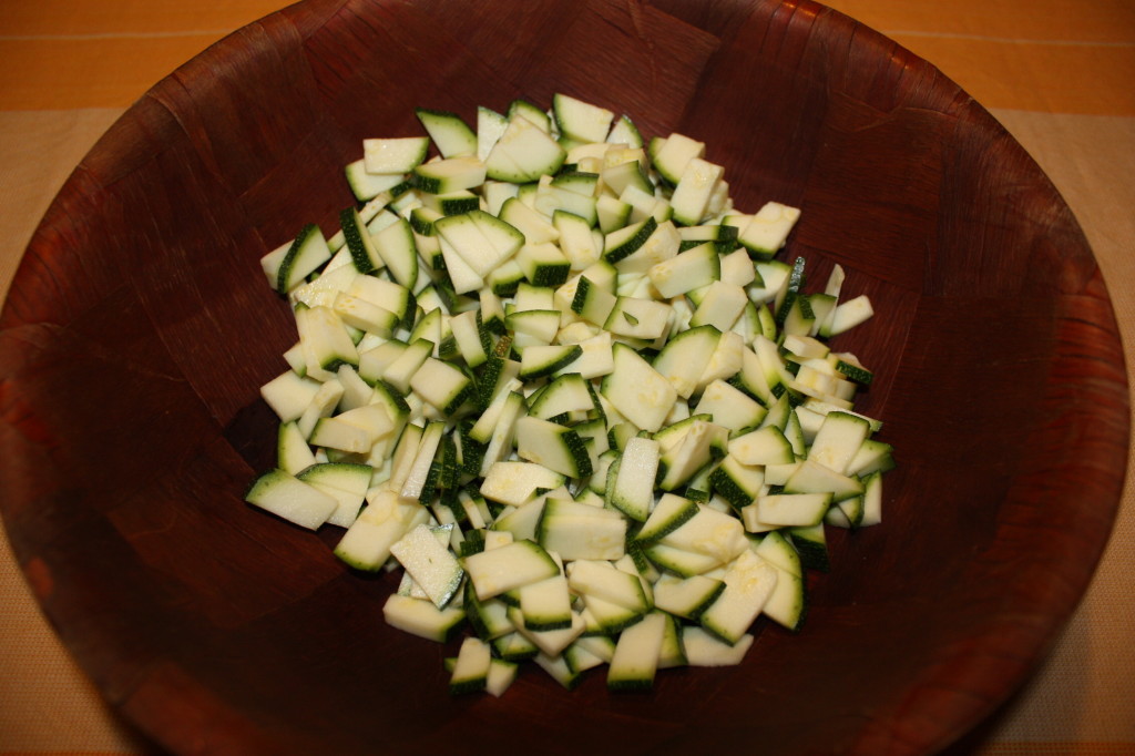 muffin salati - tagliare le zucchine