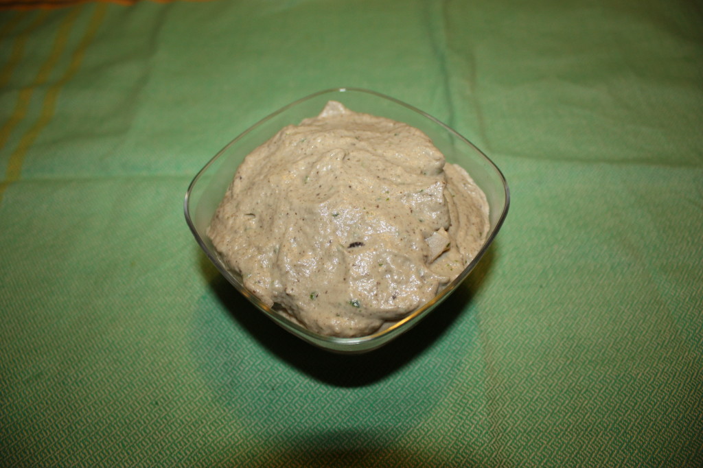 cubetti di polenta su crema di funghi - crema di funghi