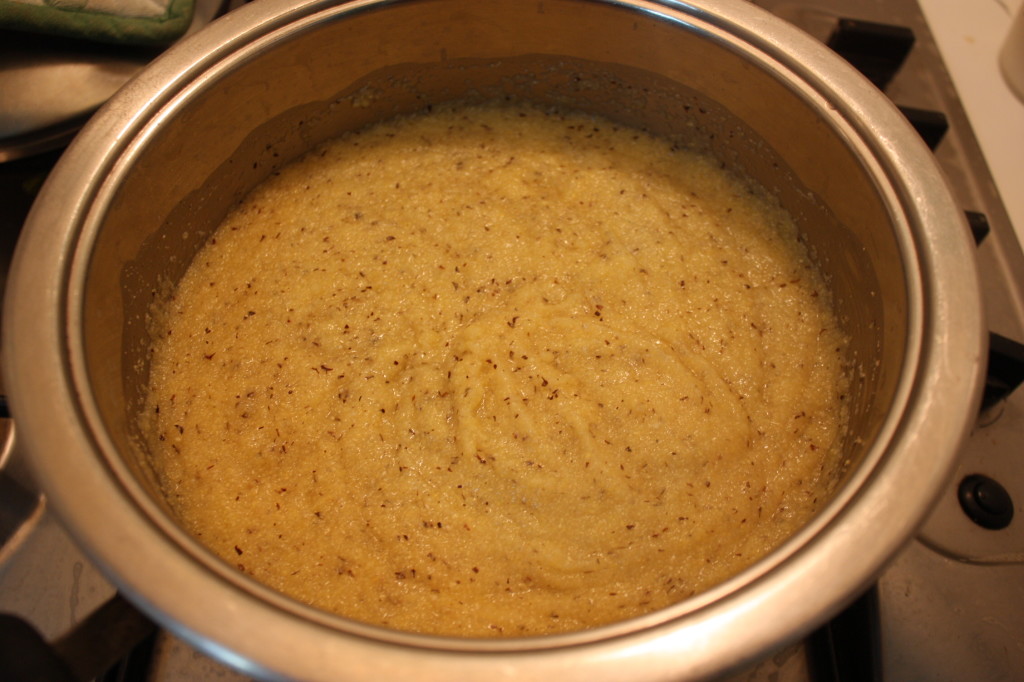 polenta e spinaci - preparare la polenta