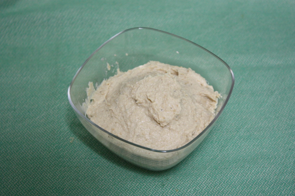 involtini di melanzana con crema di arachidi e anacardi - crema pronta