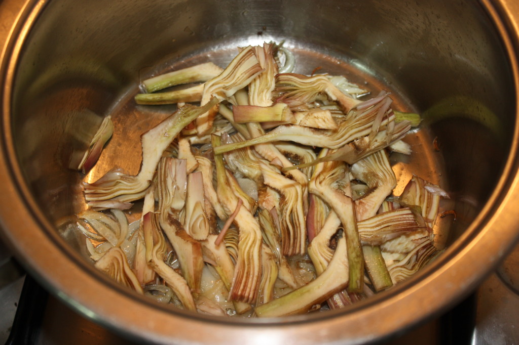 riso venere con funghi, carciofi e mela - cuocere i carciofi
