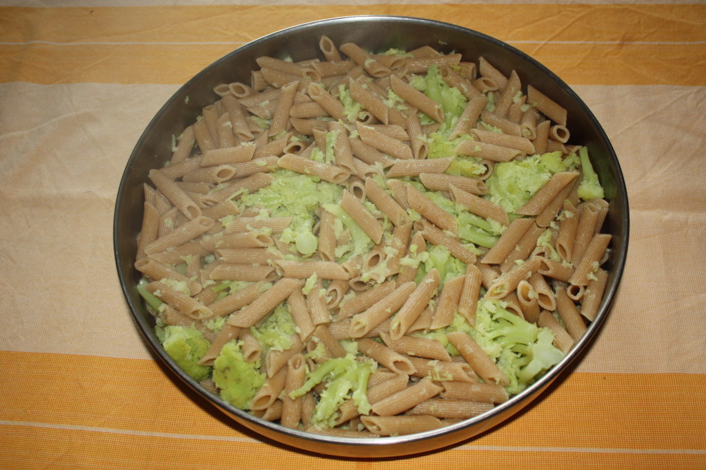 pasta al forno con cavolfiori - disporre su una teglia da forno