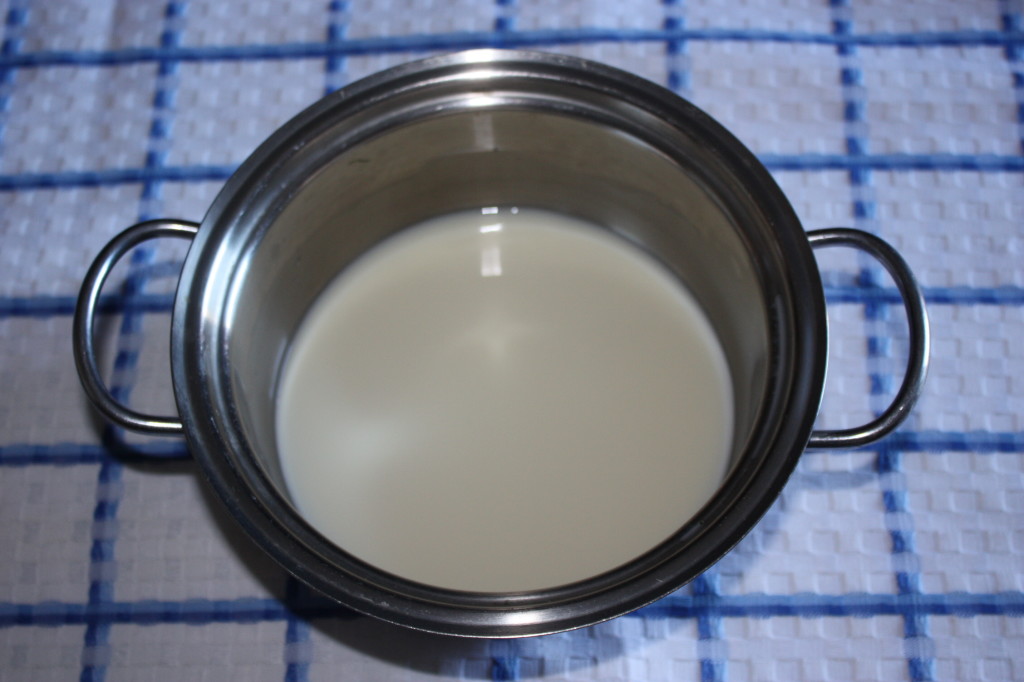 palline dolci di cous cous - scaldare il latte