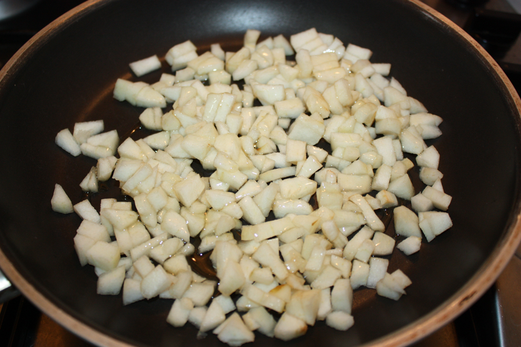 cheesecake di tofu alle pere - saltare le pere
