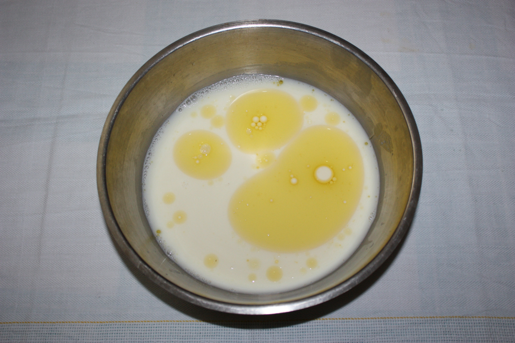 come preparare le crepes - unire i liquidi