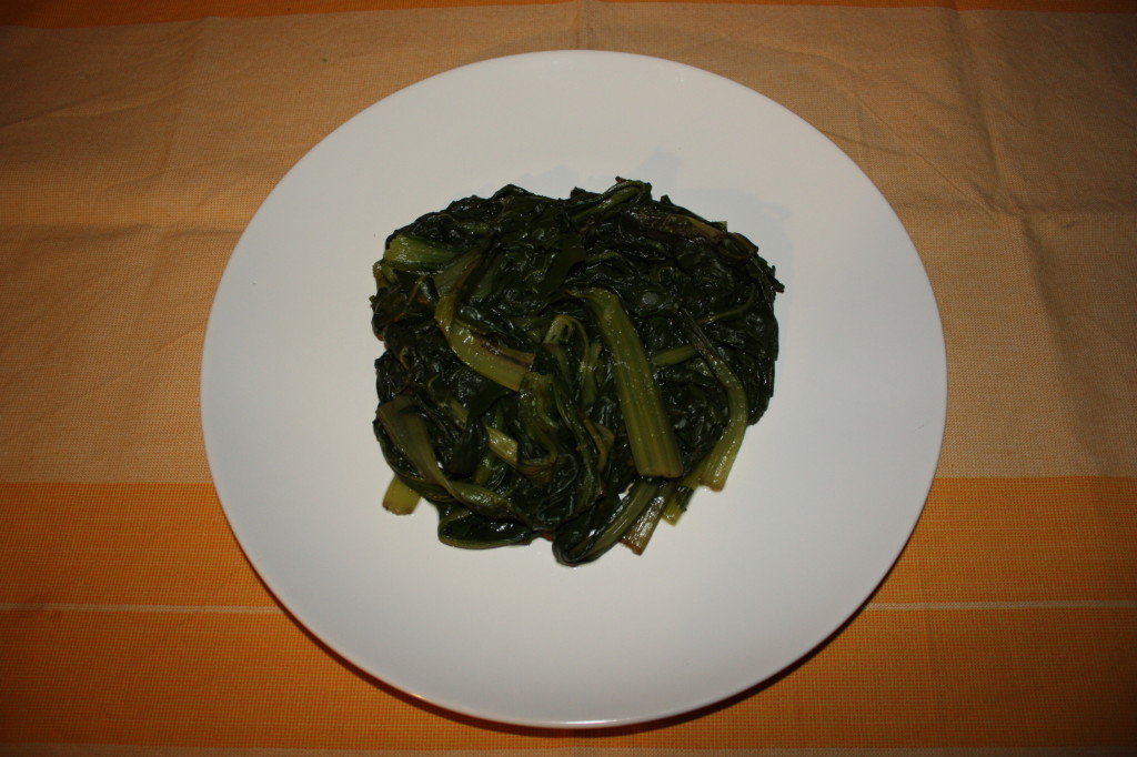 bietole con salsa agrodolce - disporre su un piatto