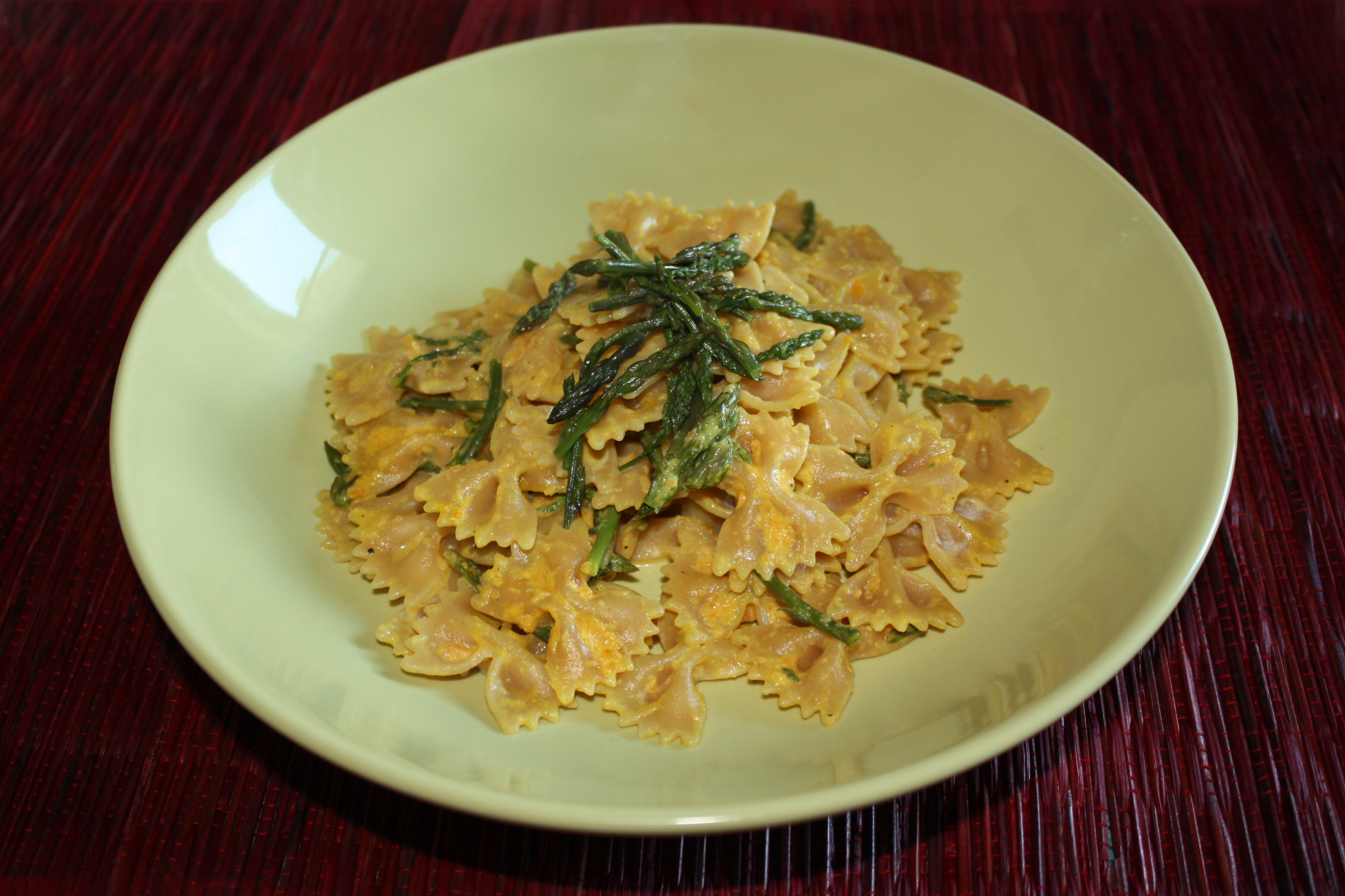 Farfalle Con Asparagi E Crema Di Carote – Piatto Pronto