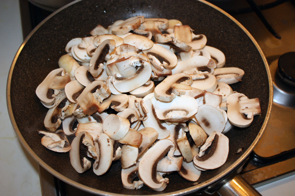 funghi trifolati - saltare i funghi