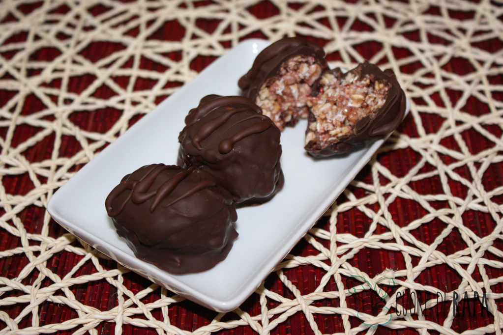 Palline Di Muesli Ricoperte Di Cioccolato