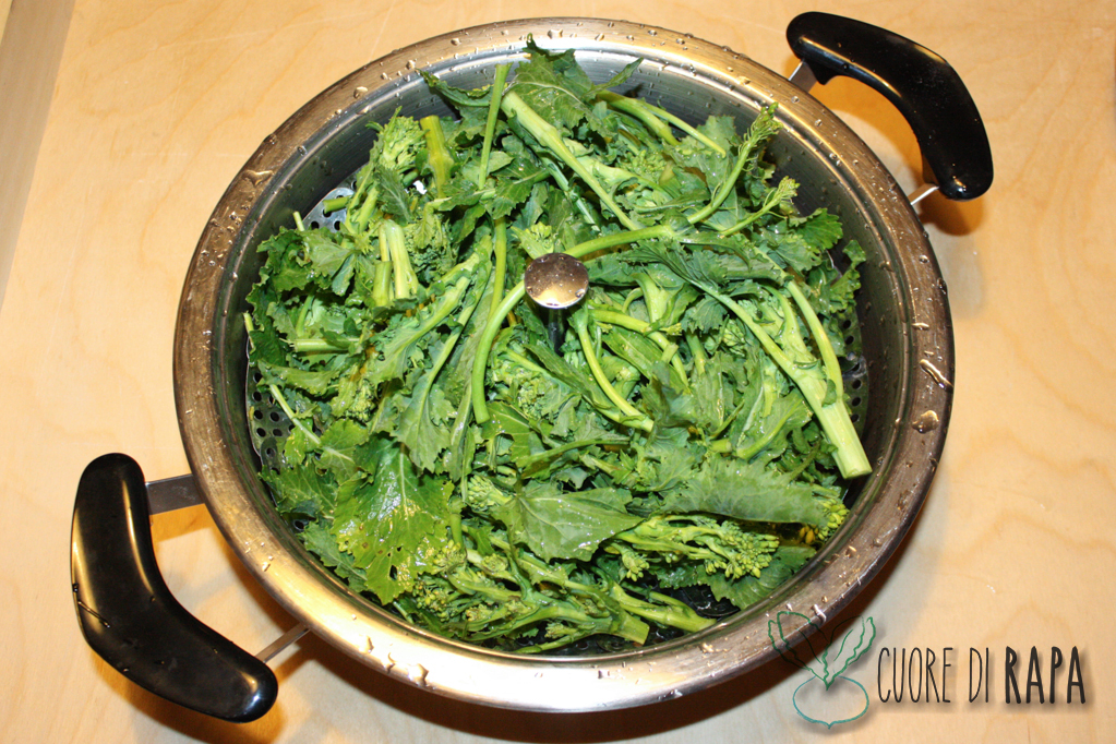 torta salata alle cime di rapa - cuocere le cime di rapa