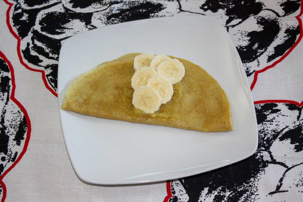crepes alla banana - piegare la crepes