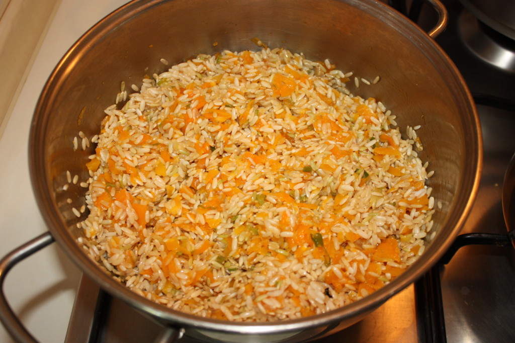 risotto con zucca e olive - tostare il riso