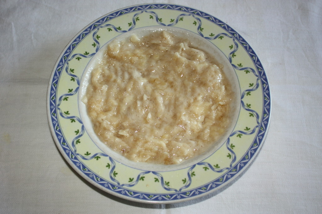 tortini di mela - grattugiare mela e banana