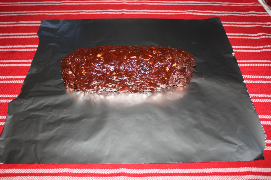 salame al cioccolato - diamo la forma al salame