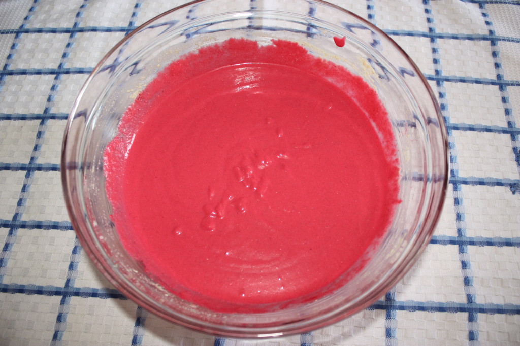 red velvet cupcakes - colorare l'impasto