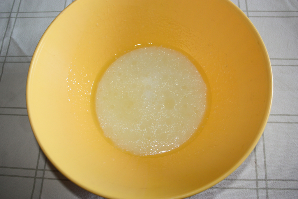 torta di mele e ciliegie - ingredienti liquidi