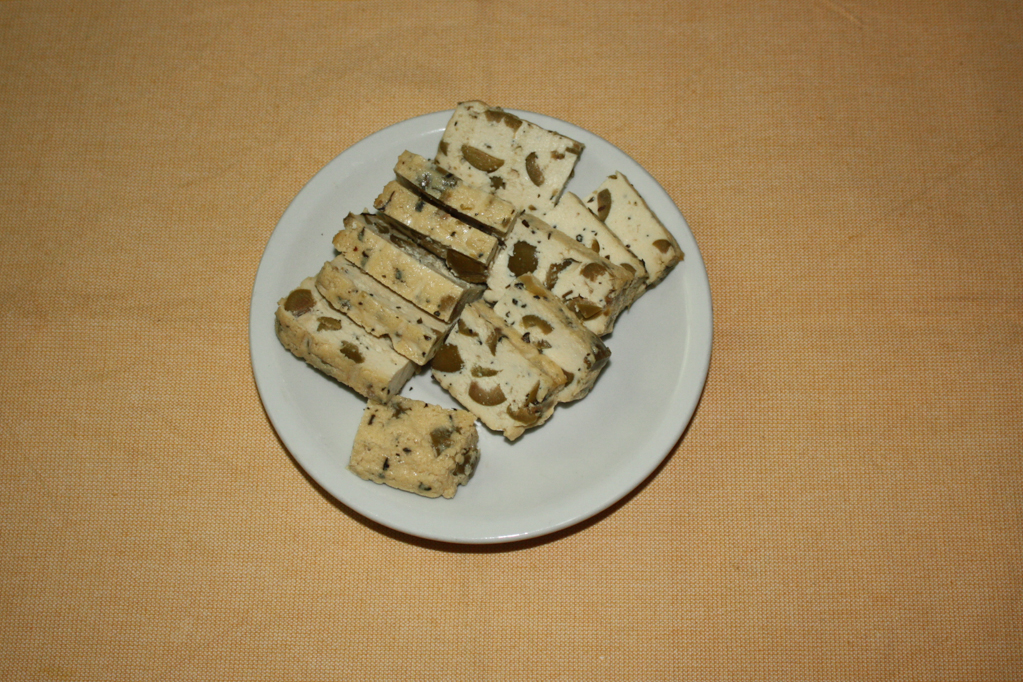 tofu alla pizzaiola - tagliare il tofu