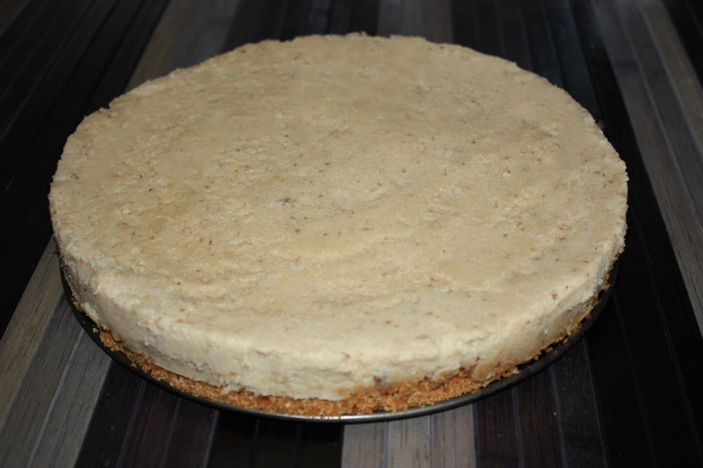torta di mandorle e anacardi - torta pronta