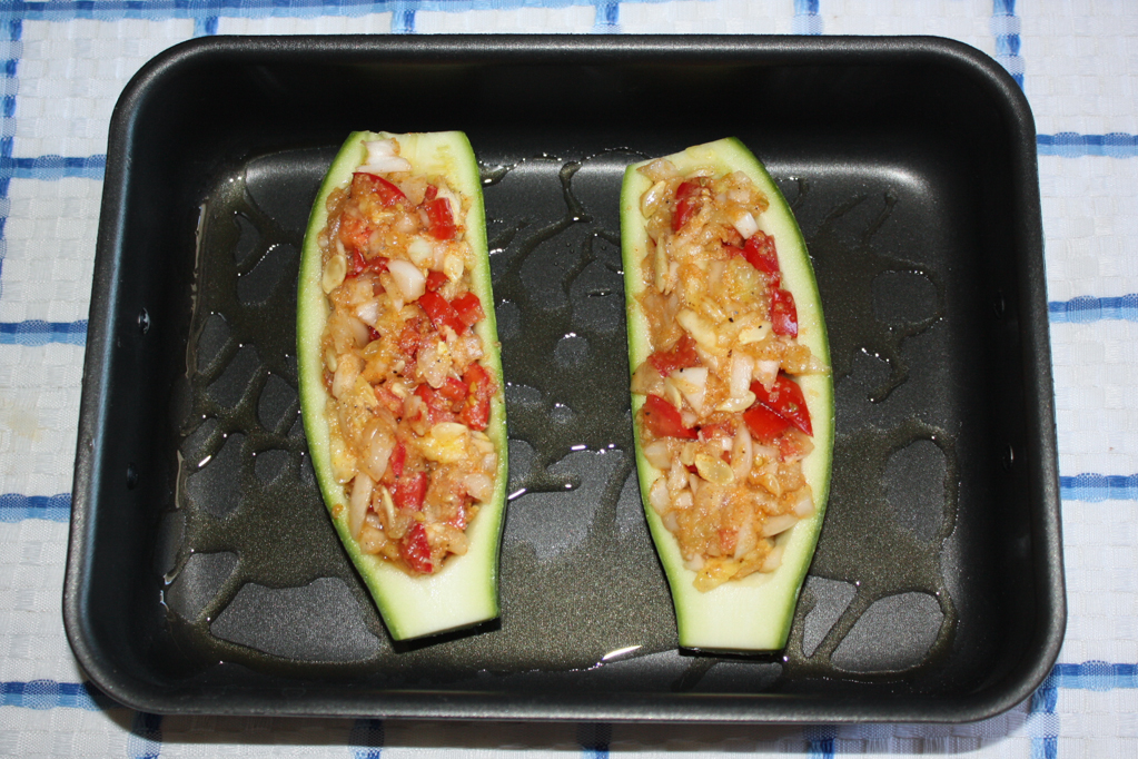 barchette di zucchine ripiene - riempire le barchette