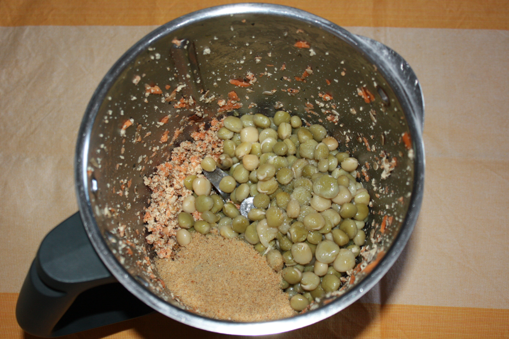 burger di piselli - frullare i piselli