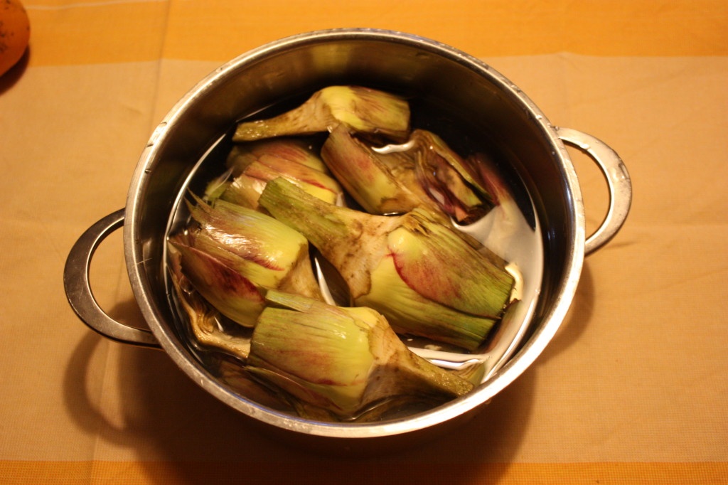 cous cous - sbollentare i carciofi