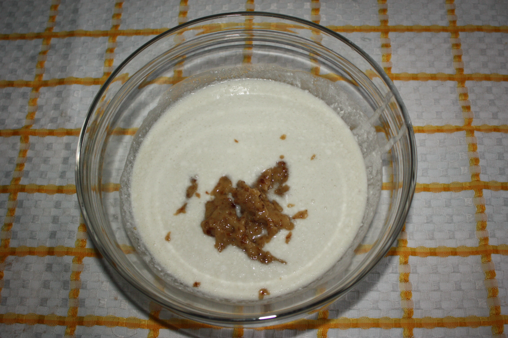ciambellone al cocco - aggiungere la banana frullata