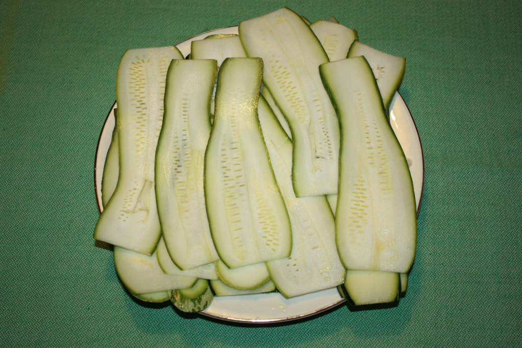 zucchine gratinate - affettare le zucchine