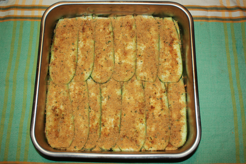 zucchine gratinate - preparare gli strati di zucchine